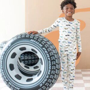 New w/ Tags- Kyte Baby - Long Sleeve Pajamas in Fast and Fierce - 3T